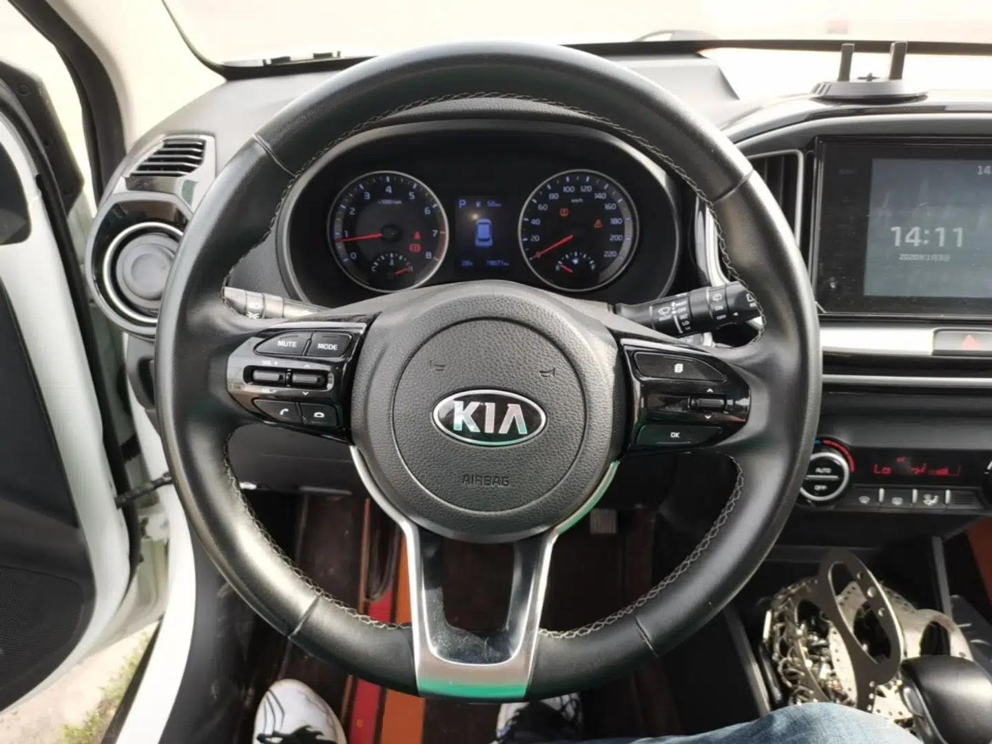 Kia kx1 Stonic 2019 1.4L Automatic Fun Edition China VI — миниатюра 14