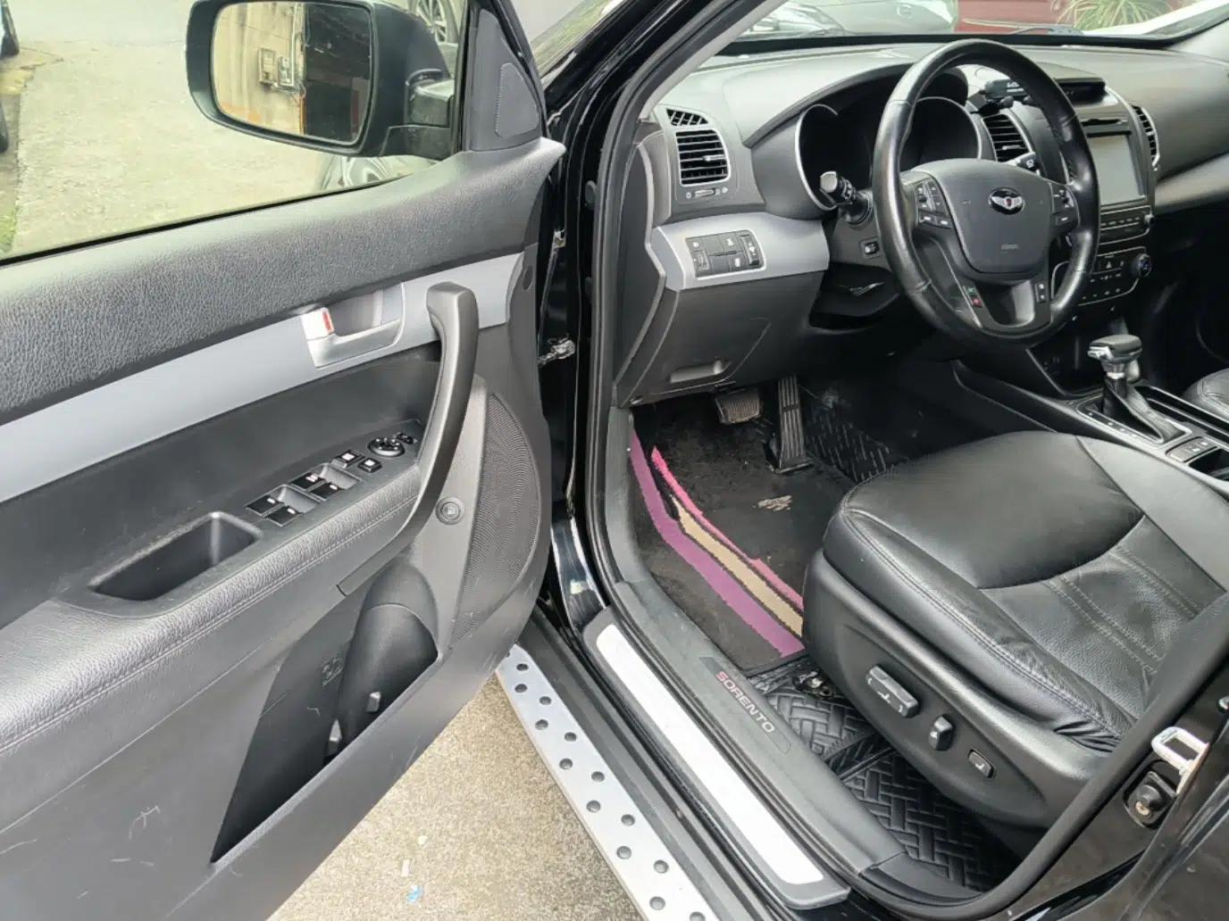 Kia Sorento 2013 2.4L 7-seat Gasoline Luxury Edition — миниатюра 19