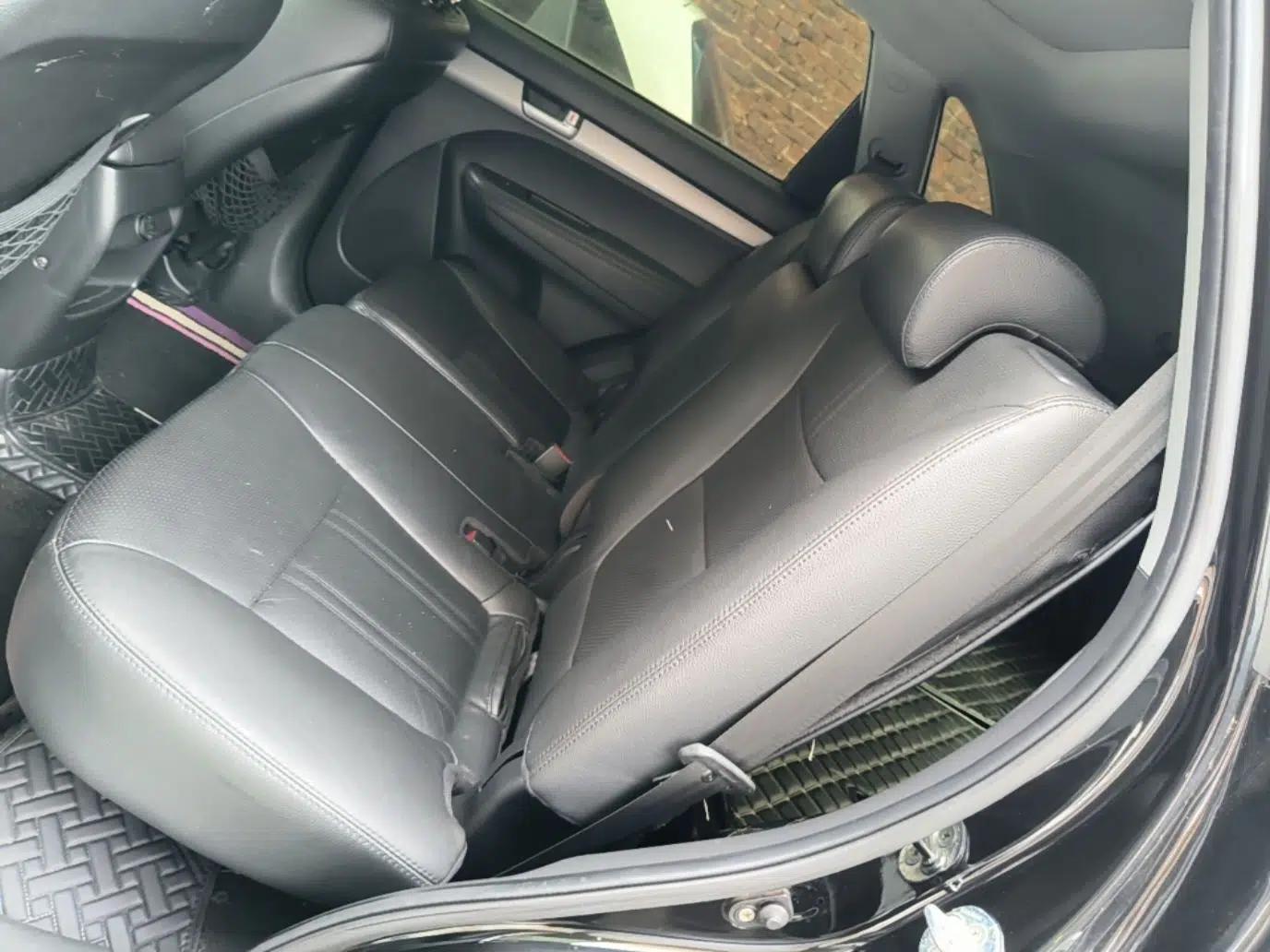 Kia Sorento 2013 2.4L 7-seat Gasoline Luxury Edition — миниатюра 20