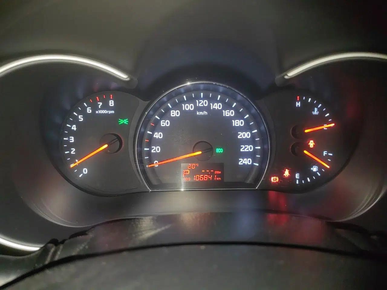 Kia Sorento 2013 2.4L 5-Seater Gasoline Comfort Edition — миниатюра 12