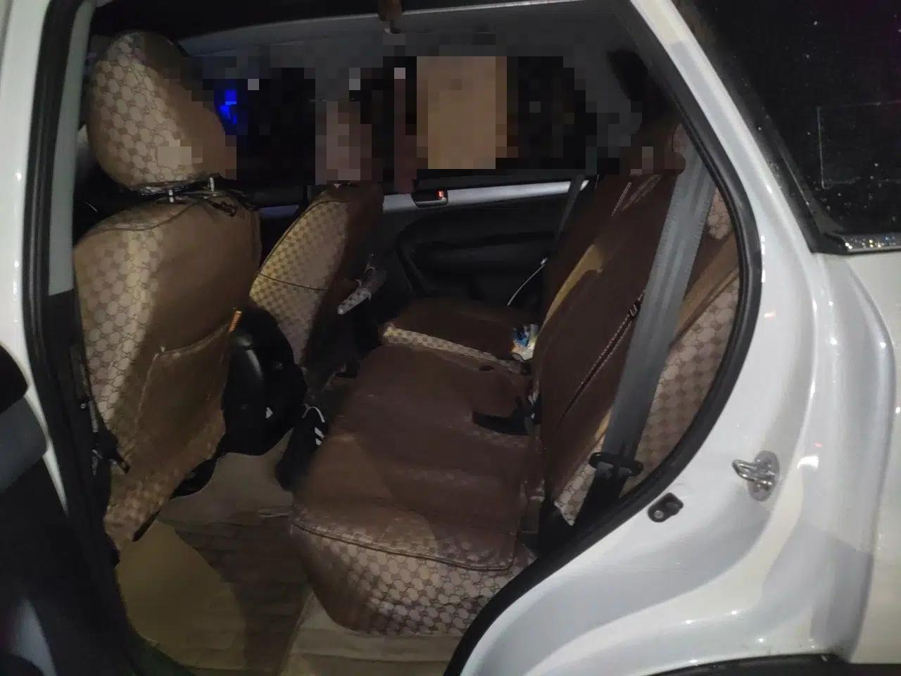 Kia Sorento 2013 2.4L 5-Seater Gasoline Comfort Edition — миниатюра 18