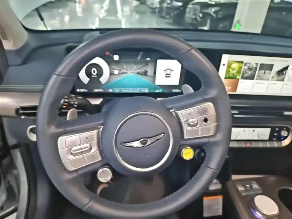 Genesis GV60 2023 Dual Motor All-Wheel Drive High-Performance Flagship Edition — миниатюра 11