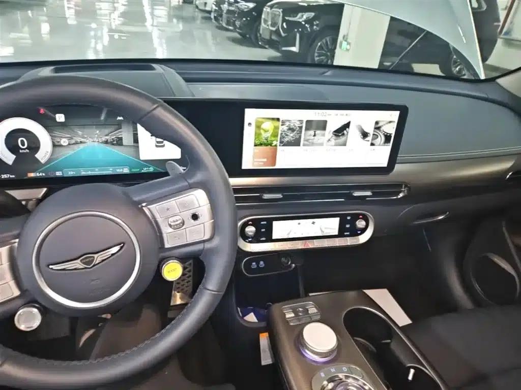 Genesis GV60 2023 Dual Motor All-Wheel Drive High-Performance Flagship Edition — миниатюра 10