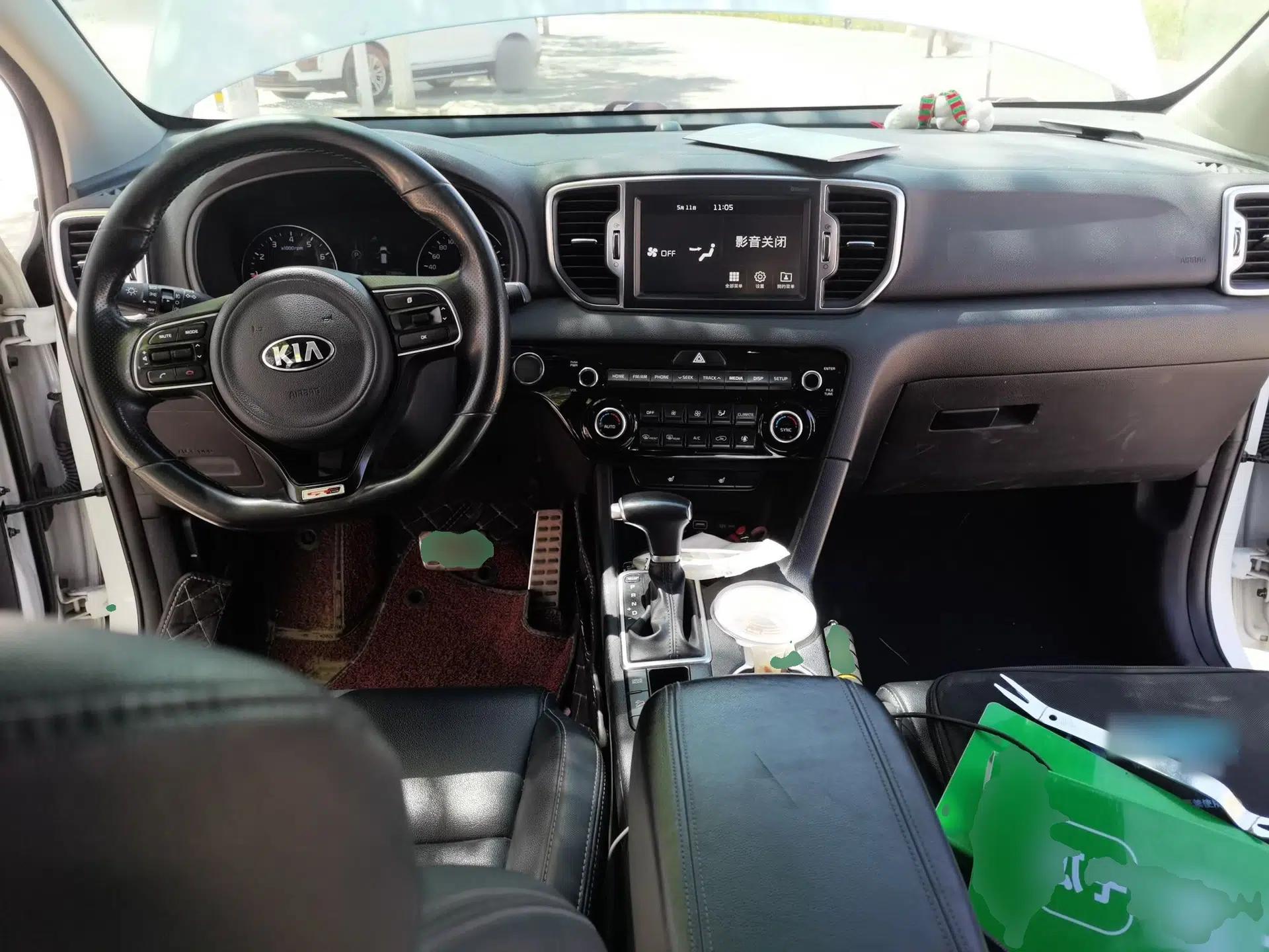 Kia KX5 2017 1.6T Automatic Two-Wheel Drive 15th Anniversary Special Edition DLX — миниатюра 10