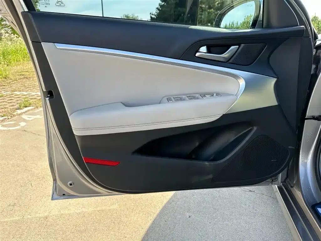 Genesis G70 2023 2.0T Rear-Wheel Drive Luxury Edition — миниатюра 12