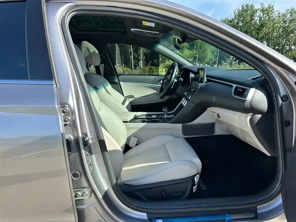 Genesis G70 2023 2.0T Rear-Wheel Drive Luxury Edition — миниатюра 15