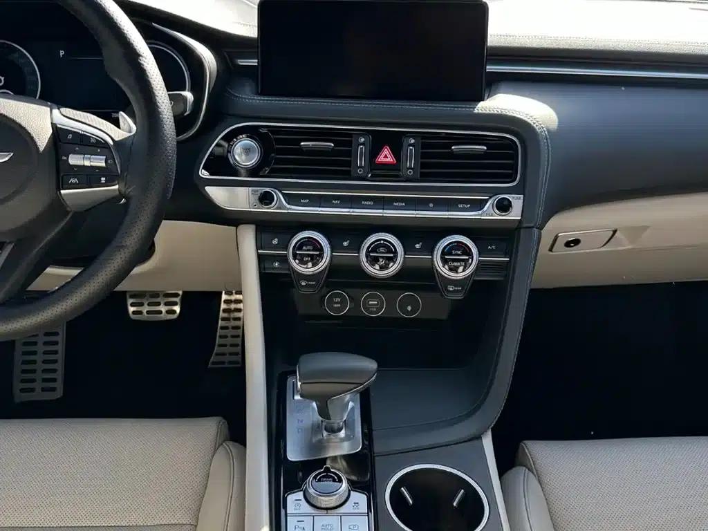 Genesis G70 2023 2.0T Rear-Wheel Drive Luxury Edition — миниатюра 21