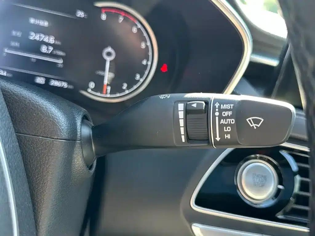 Genesis G70 2023 2.0T Rear-Wheel Drive Luxury Edition — миниатюра 24