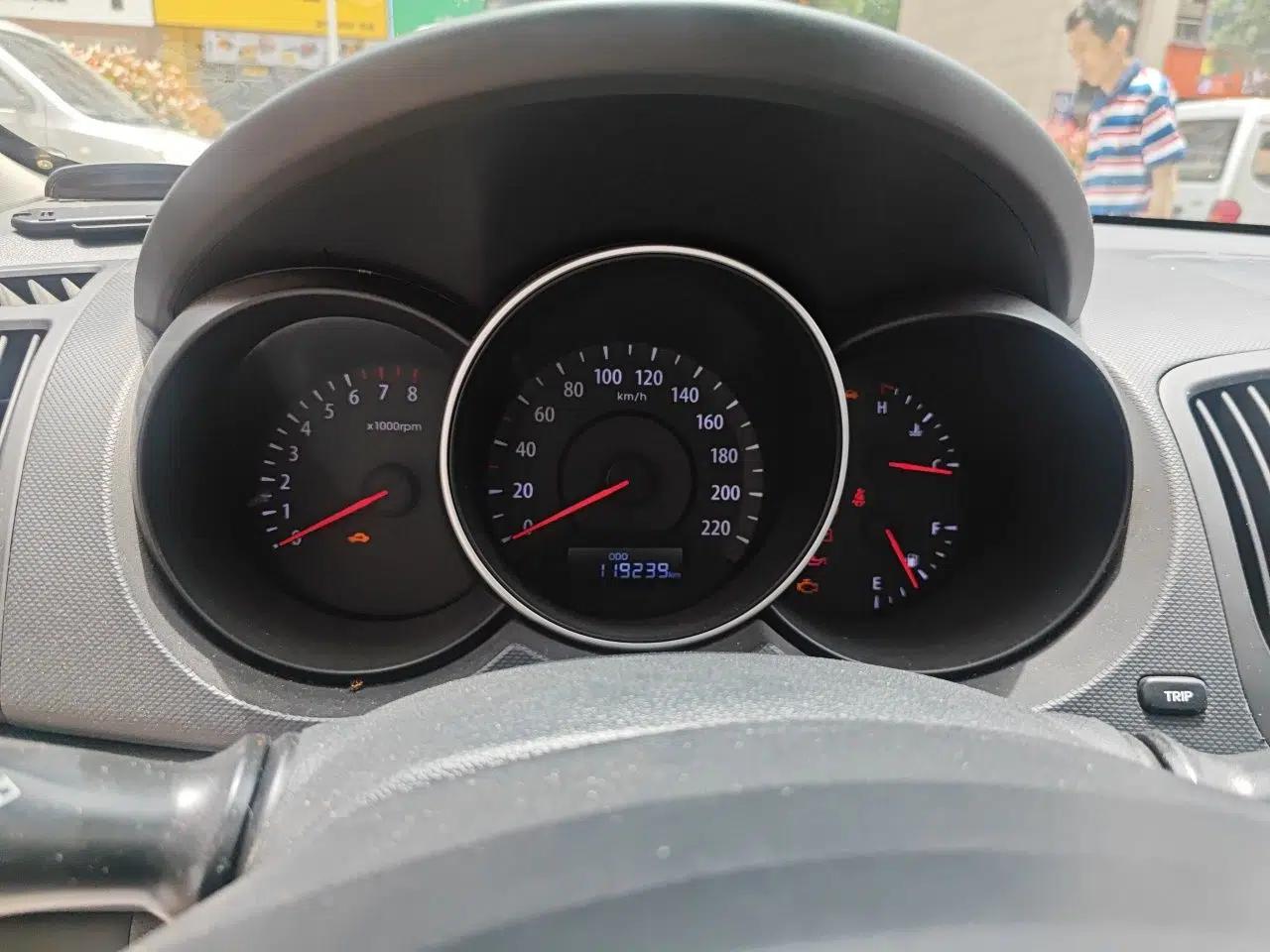 Kia Forte 2014 1.6L MT GL — миниатюра 12