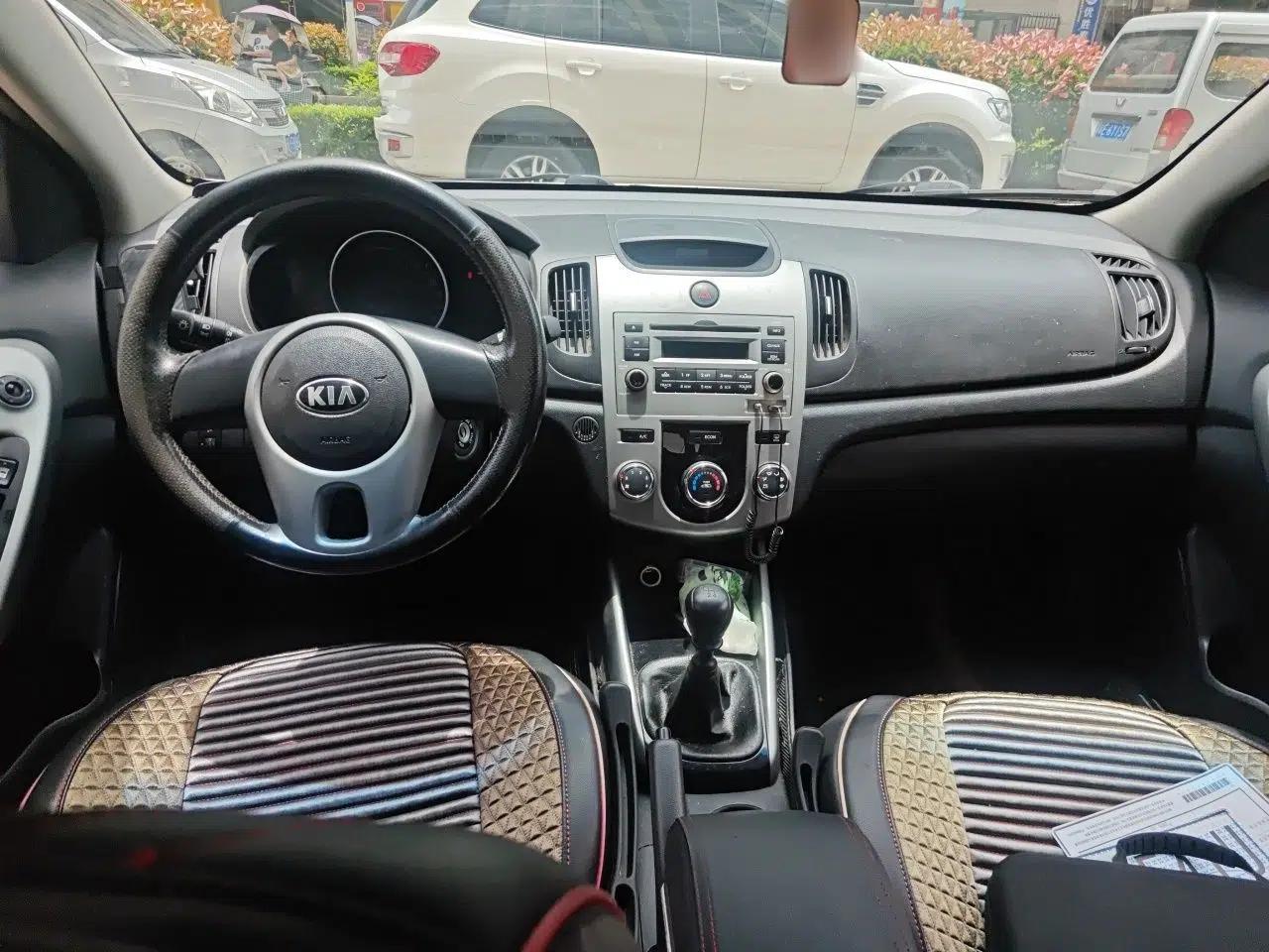 Kia Forte 2014 1.6L MT GL — миниатюра 10