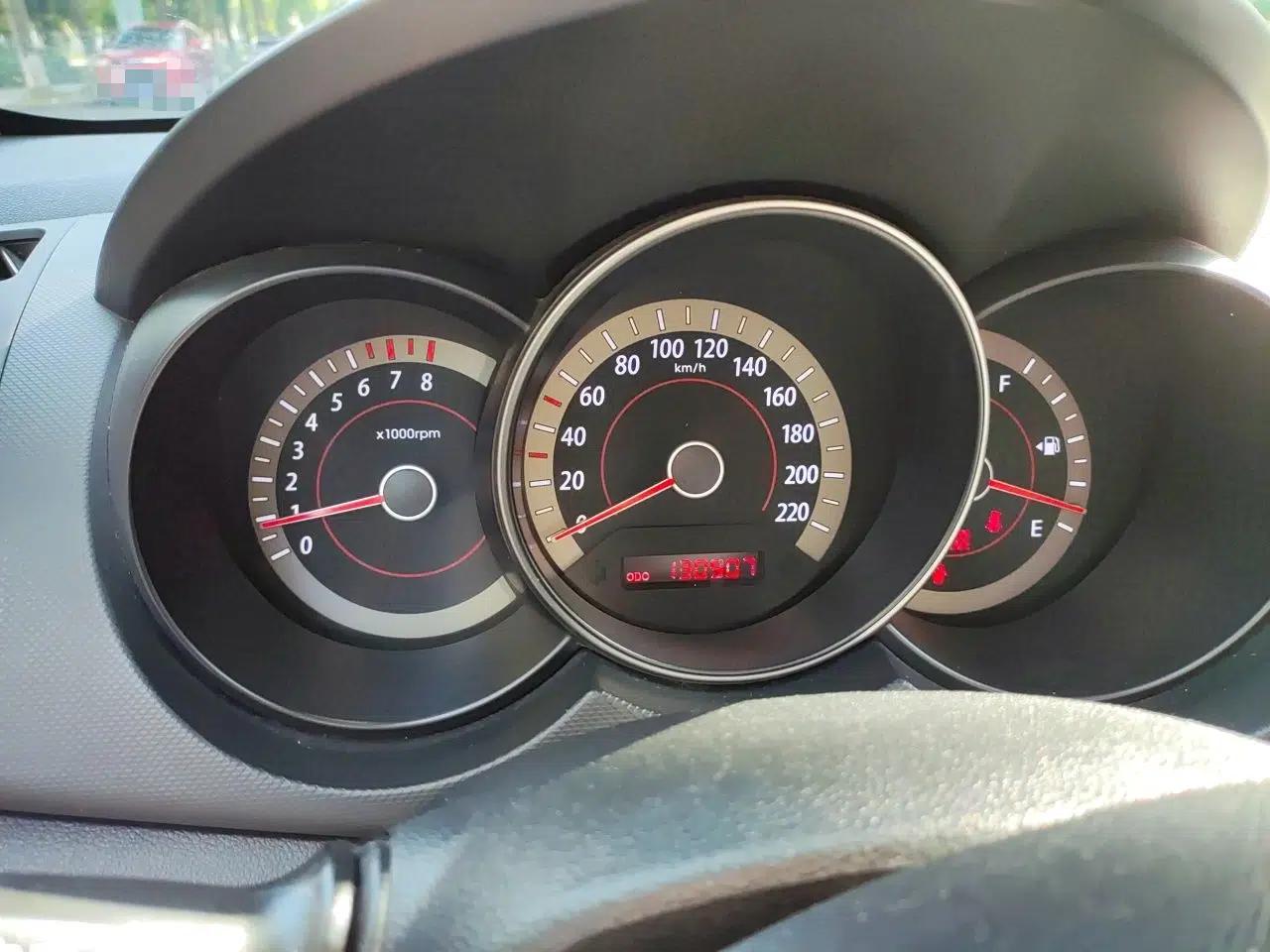 Kia Forte 2011 1.6L MT GL — миниатюра 12