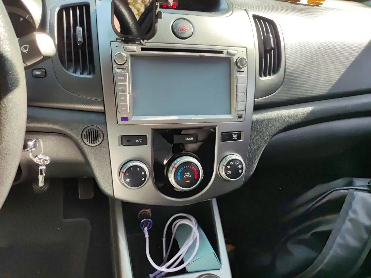 Kia Forte 2011 1.6L MT GL — миниатюра 14