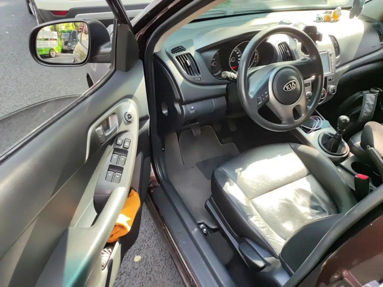 Kia Forte 2011 1.6L MT GL — миниатюра 17