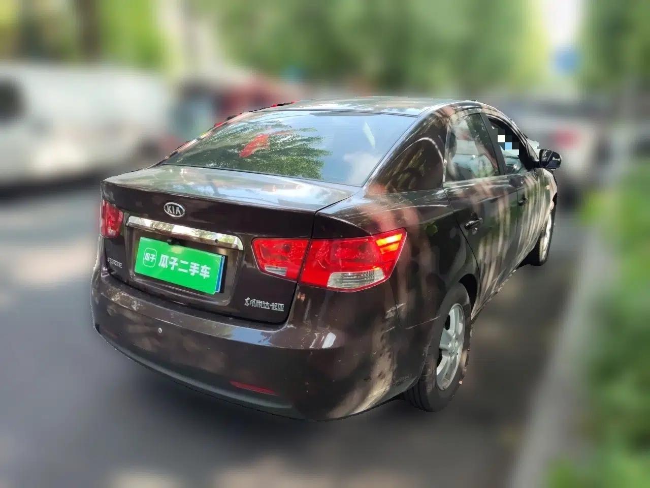 Kia Forte 2011 1.6L MT GL — миниатюра 6