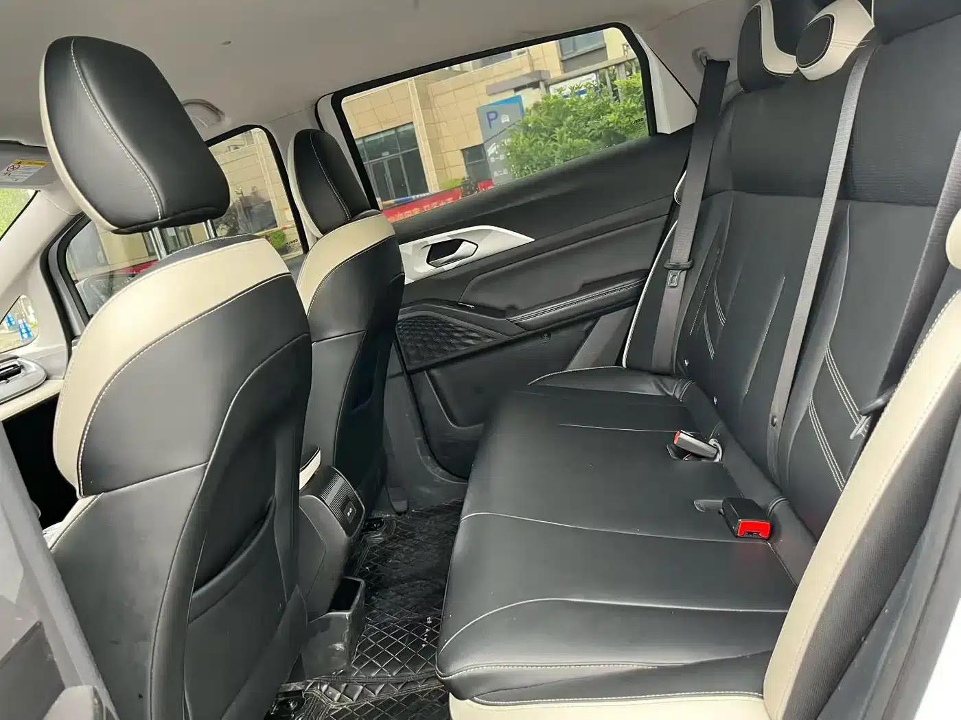 Geely Geometry E Firefly 2023 Model 320KM Cute Tiger 5-Seater — миниатюра 6