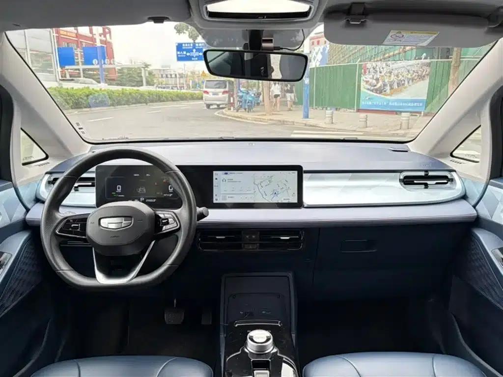 Geely Geometry E Firefly 2023 Model 320KM Cute Tiger 5-Seater — миниатюра 12