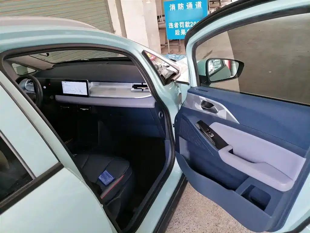 Geely Geometry E Firefly 2023 Model 320KM Cute Tiger 5-Seater — миниатюра 18