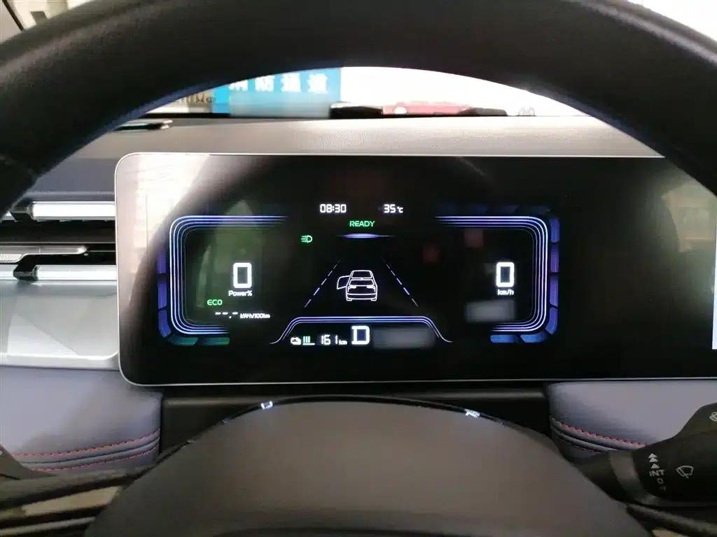 Geely Geometry E Firefly 2023 Model 320KM Cute Tiger 5-Seater — миниатюра 4