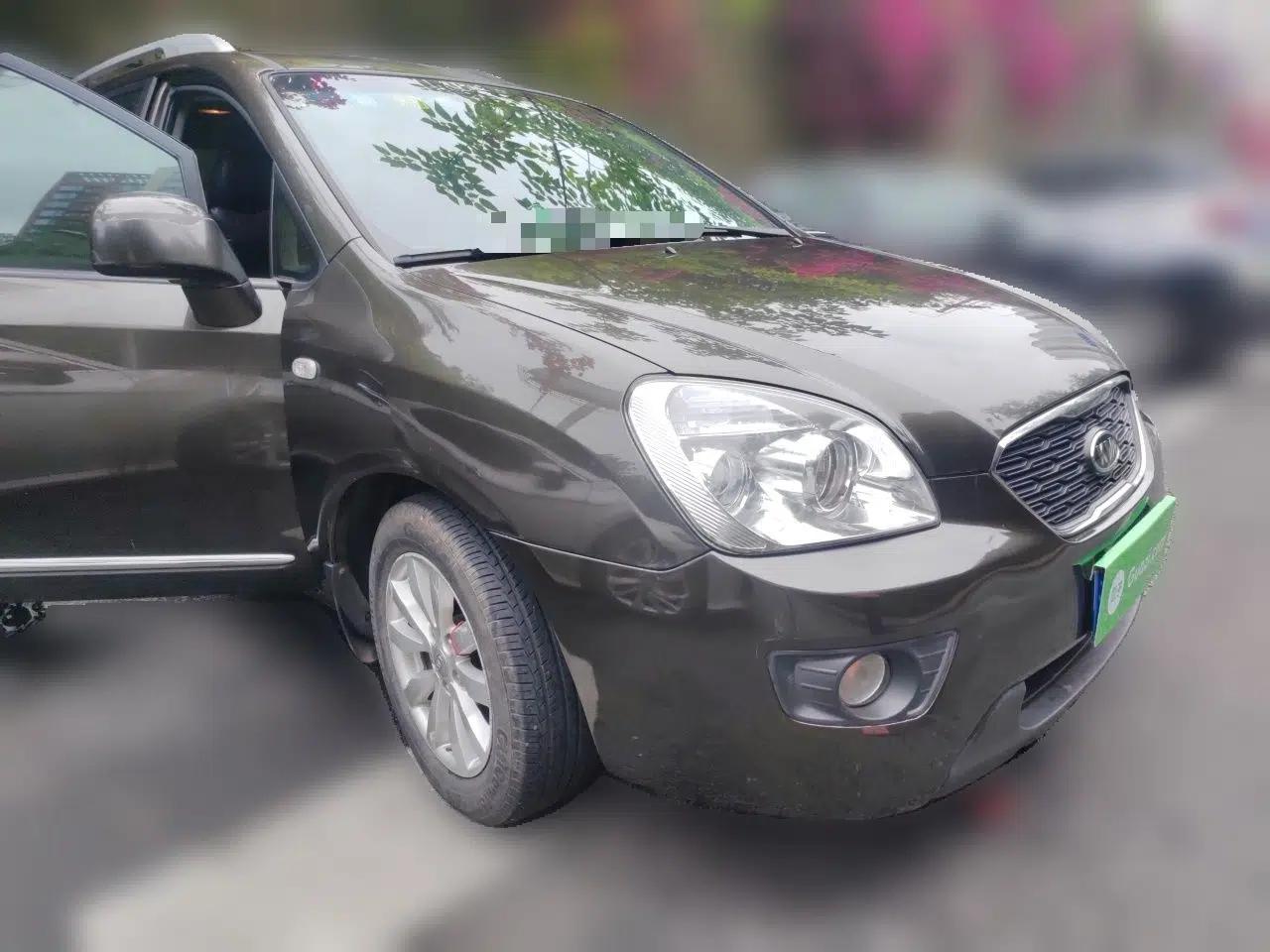 Kia Carens 2011 2.0L 7-Seater Automatic Comfort Edition — миниатюра 3