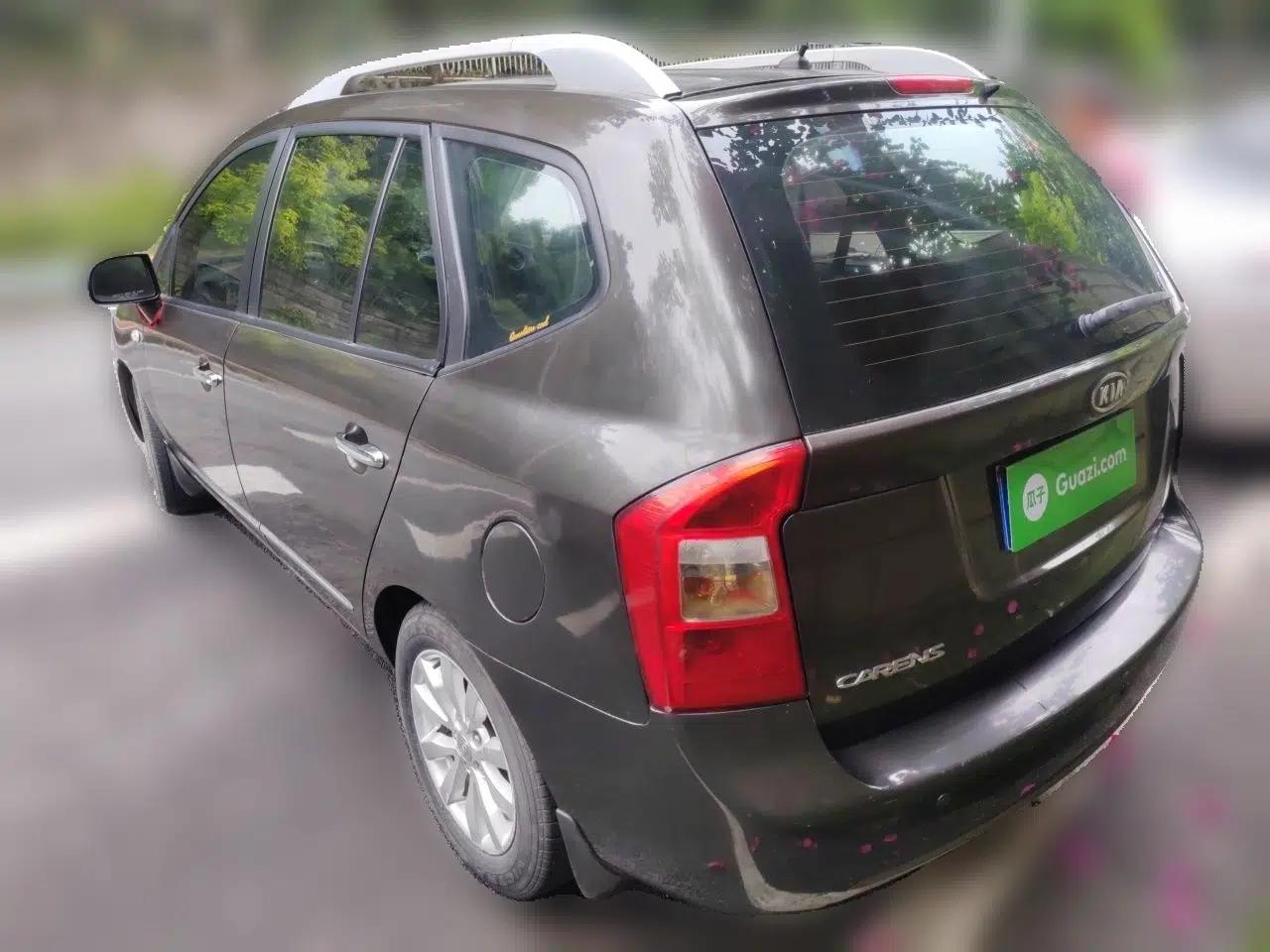 Kia Carens 2011 2.0L 7-Seater Automatic Comfort Edition — миниатюра 4