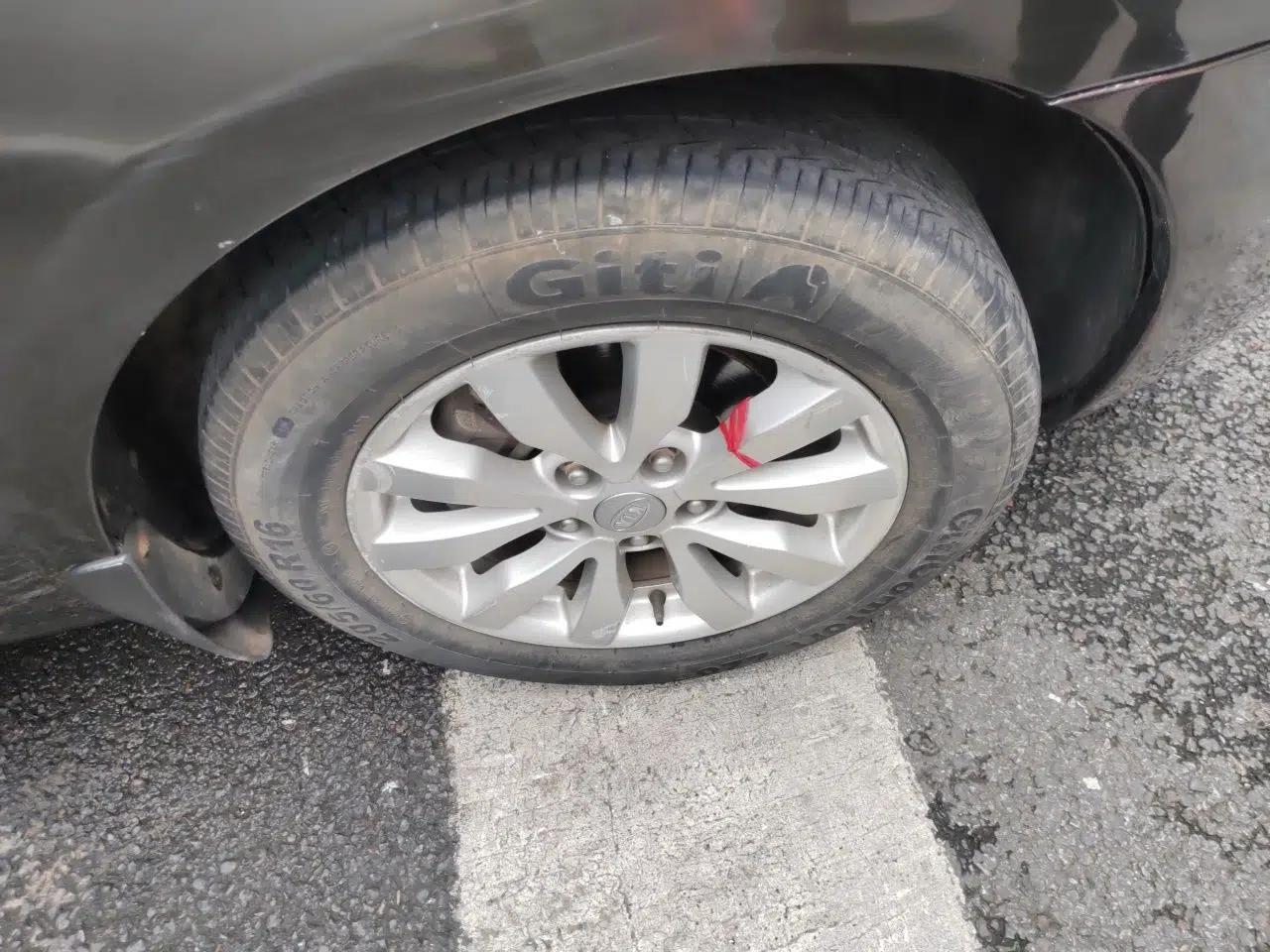 Kia Carens 2011 2.0L 7-Seater Automatic Comfort Edition — миниатюра 8