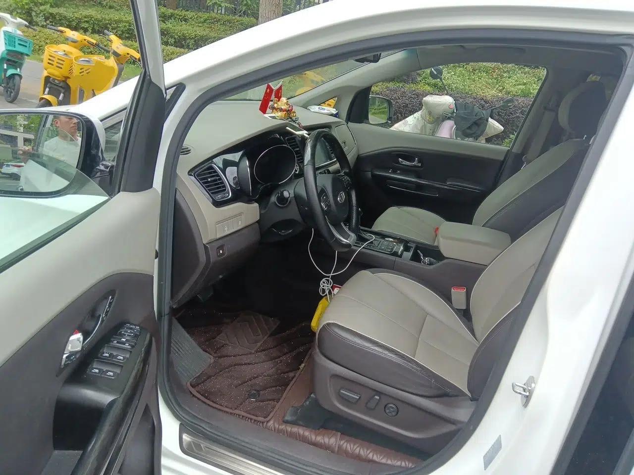Kia Carnival 2015 2.2T Flagship Edition China IV Standard — миниатюра 17