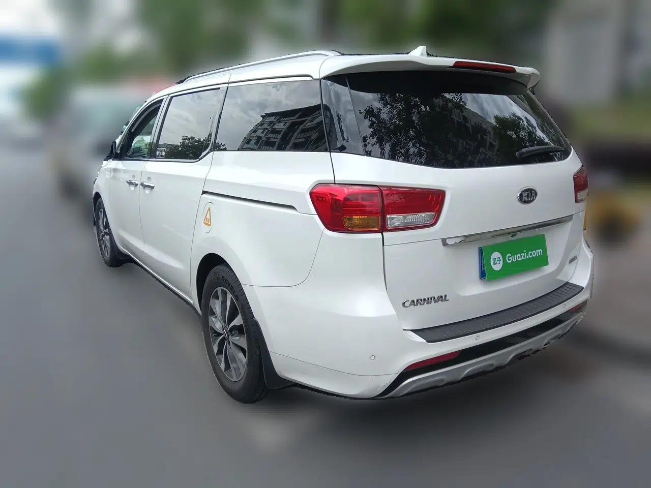 Kia Carnival 2015 2.2T Flagship Edition China IV Standard — миниатюра 4