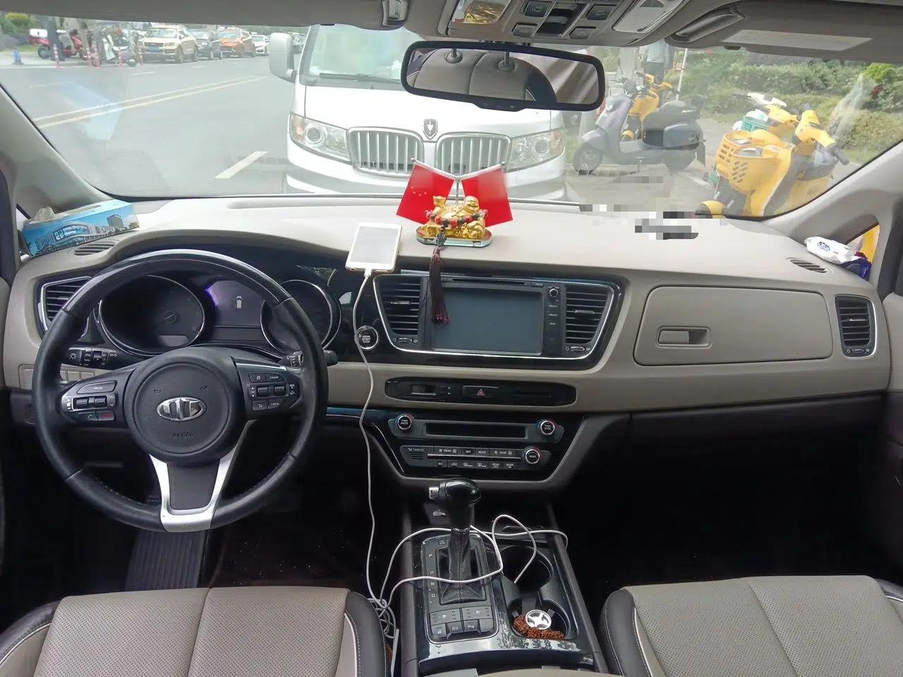 Kia Carnival 2015 2.2T Flagship Edition China IV Standard — миниатюра 10