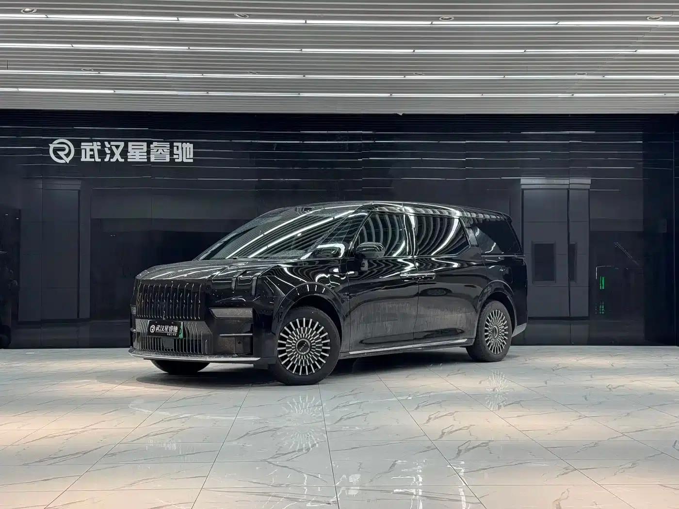 Jike 009 2024 Model Six-Seat Executive Edition AWD 108kWh — миниатюра 1
