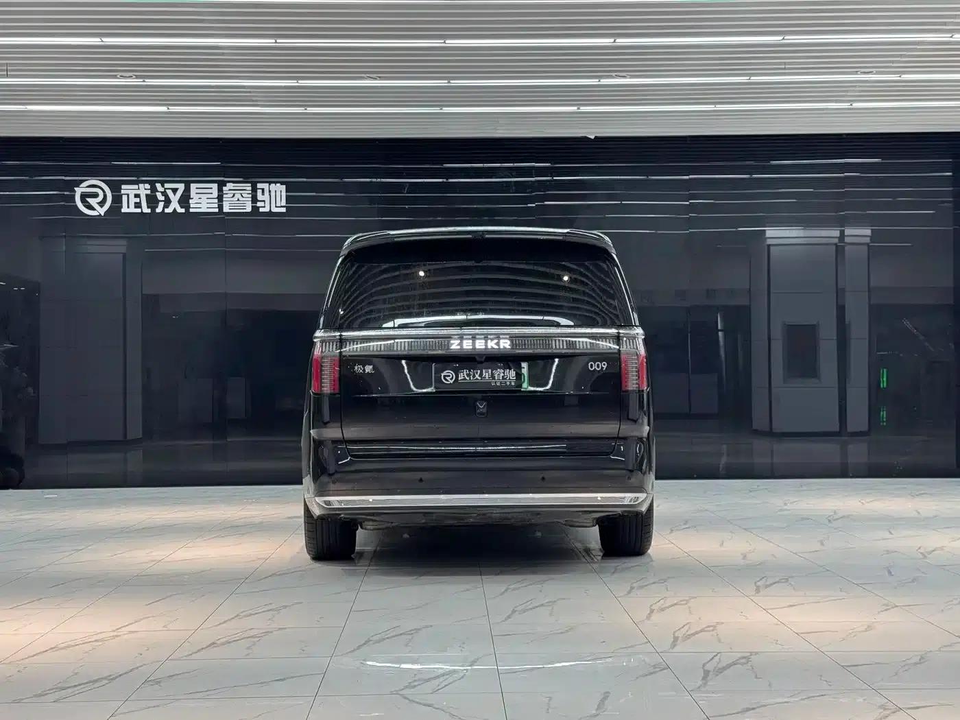 Jike 009 2024 Model Six-Seat Executive Edition AWD 108kWh — миниатюра 5
