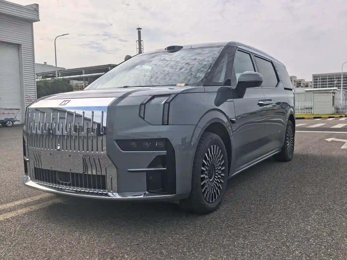 Extreme Krypton 009 2024 Model 7-Seat Aisle Edition 4WD 108kWh — миниатюра 1