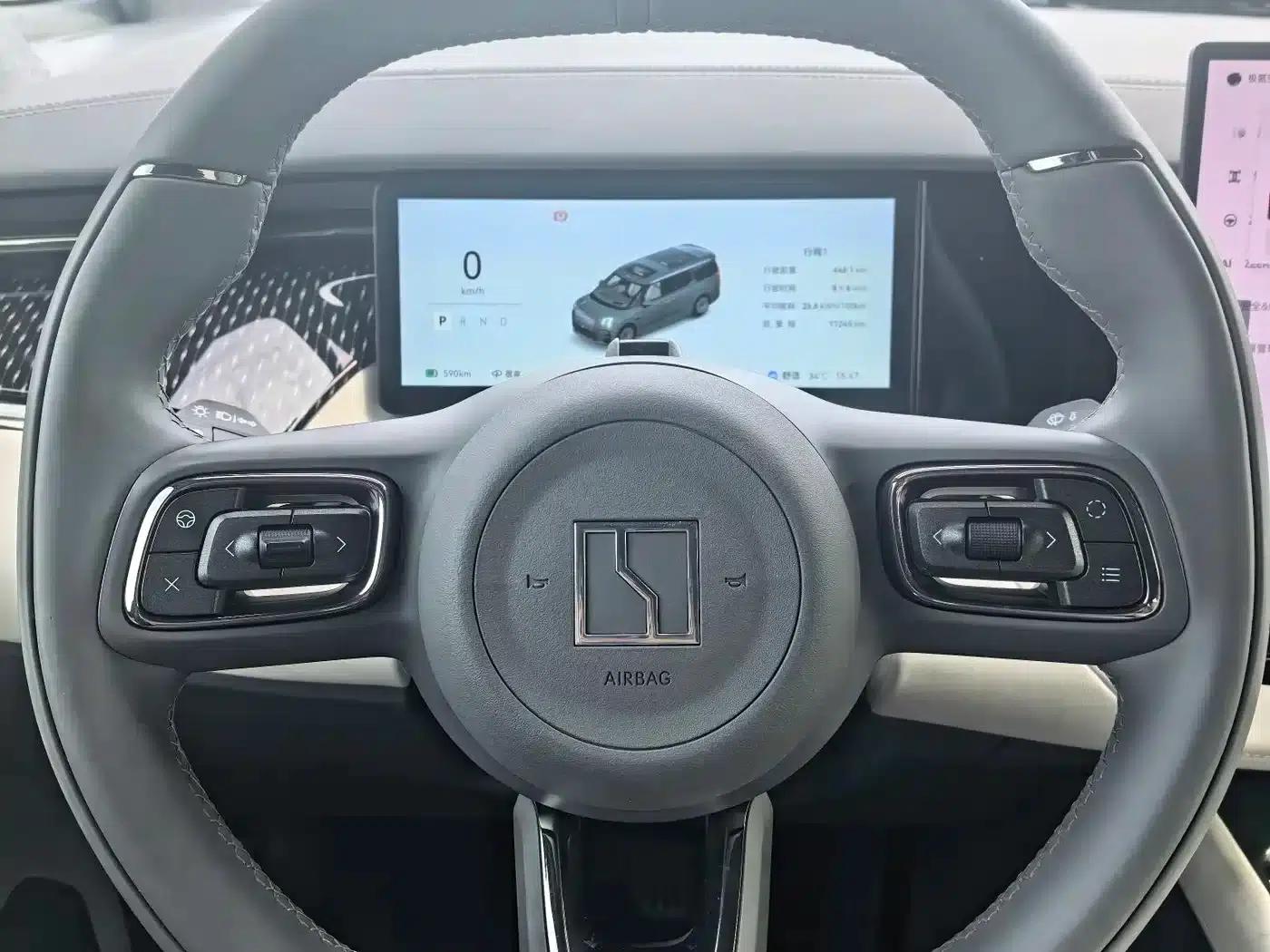 Extreme Krypton 009 2024 Model 7-Seat Aisle Edition 4WD 108kWh — миниатюра 2