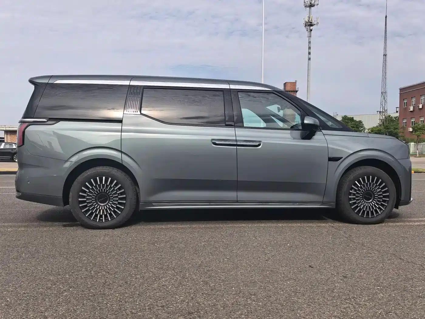 Extreme Krypton 009 2024 Model 7-Seat Aisle Edition 4WD 108kWh — миниатюра 11