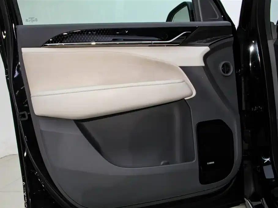Jike 009 2024 Model Six-Seat Executive Edition AWD 108kWh — миниатюра 13