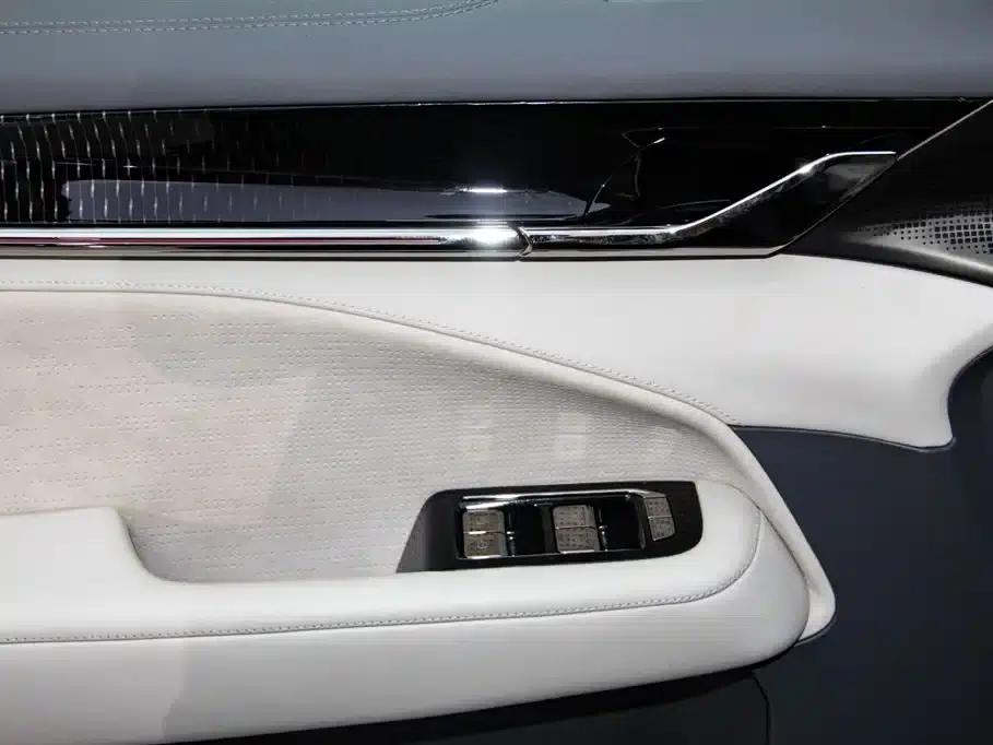 Jike 009 2024 Model Six-Seat Executive Edition AWD 108kWh — миниатюра 14