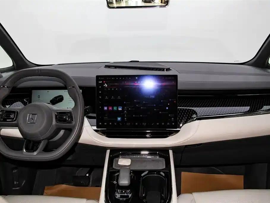 Jike 009 2024 Model Six-Seat Executive Edition AWD 108kWh — миниатюра 28