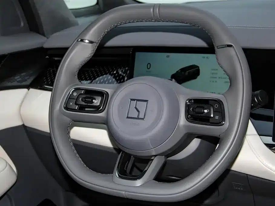 Jike 009 2024 Model Six-Seat Executive Edition AWD 108kWh — миниатюра 29