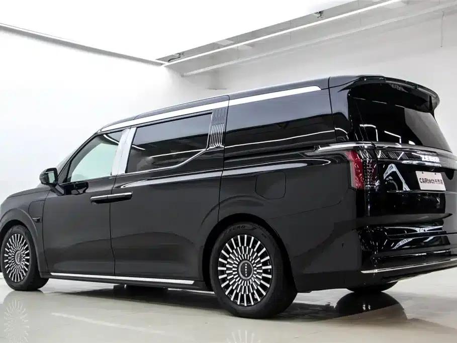 Jike 009 2024 Model Six-Seat Executive Edition AWD 108kWh — миниатюра 4