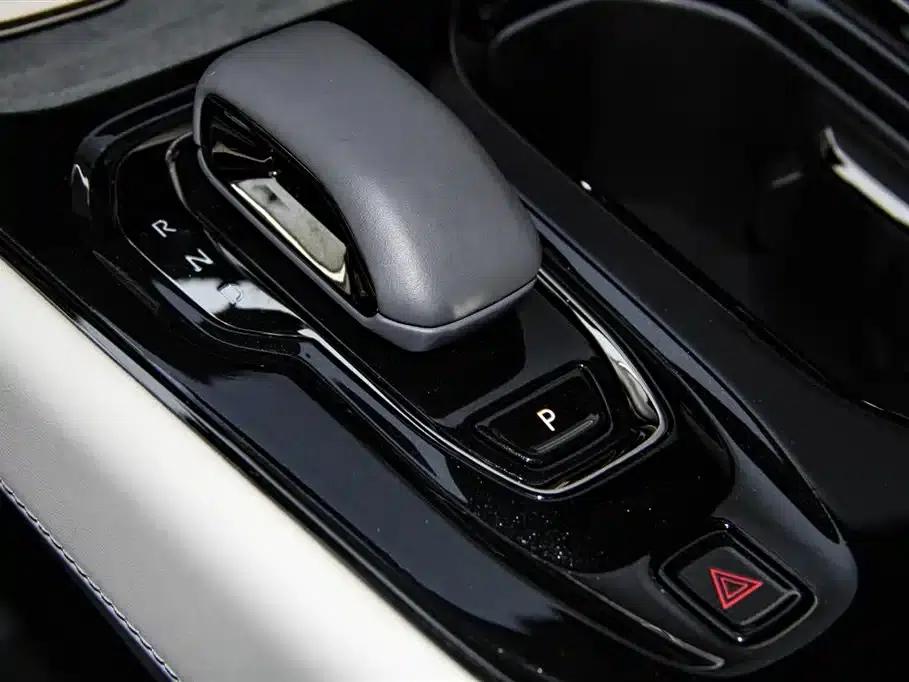 Jike 009 2024 Model Six-Seat Executive Edition AWD 108kWh — миниатюра 7