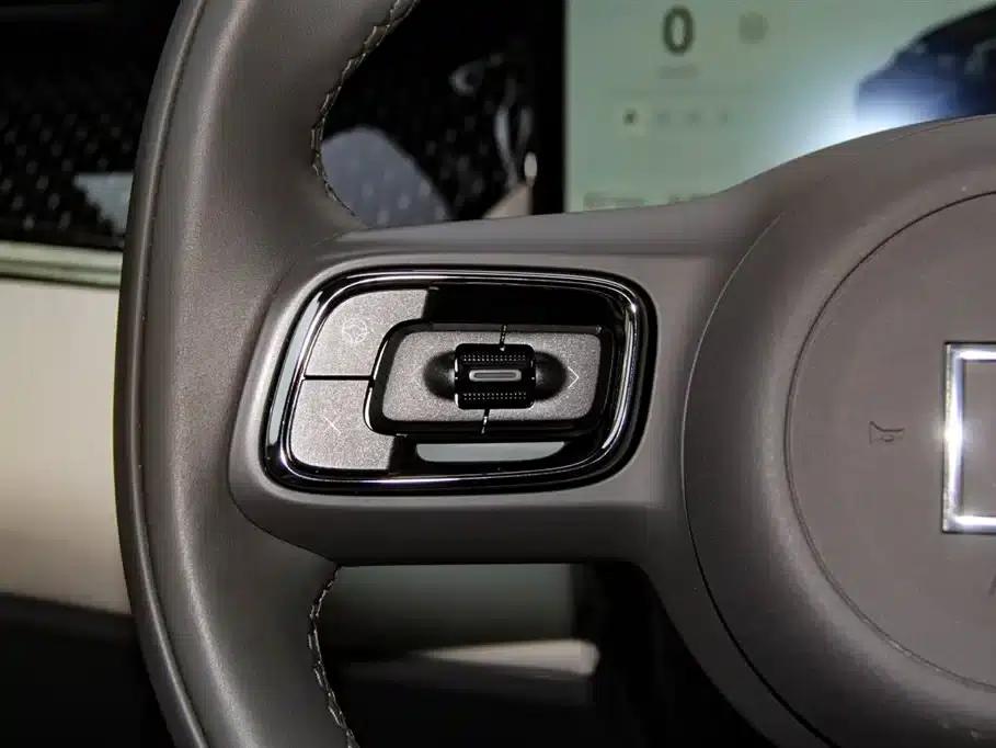Jike 009 2024 Model Six-Seat Executive Edition AWD 108kWh — миниатюра 8