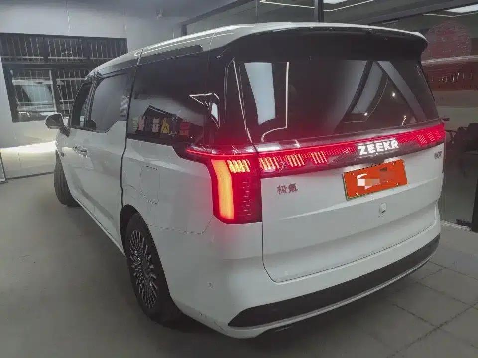 Jike 009 2024 Model Six-Seat Executive Edition AWD 108kWh — миниатюра 4