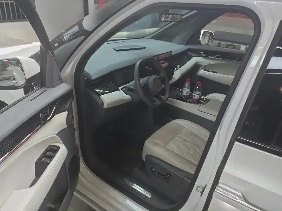 Jike 009 2024 Model Six-Seat Executive Edition AWD 108kWh — миниатюра 5