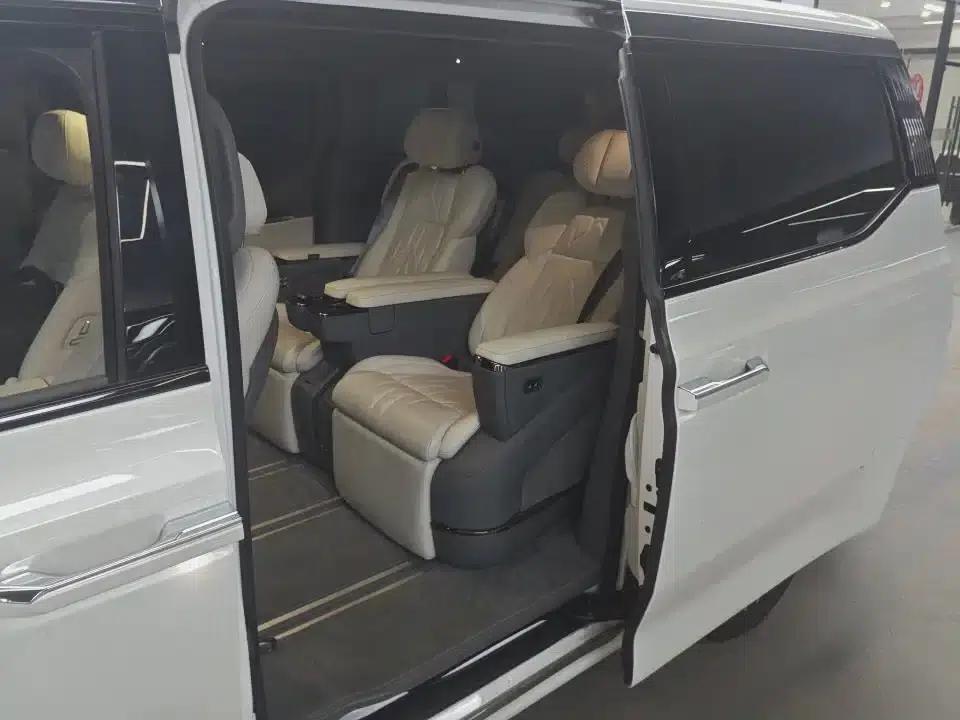 Jike 009 2024 Model Six-Seat Executive Edition AWD 108kWh — миниатюра 6