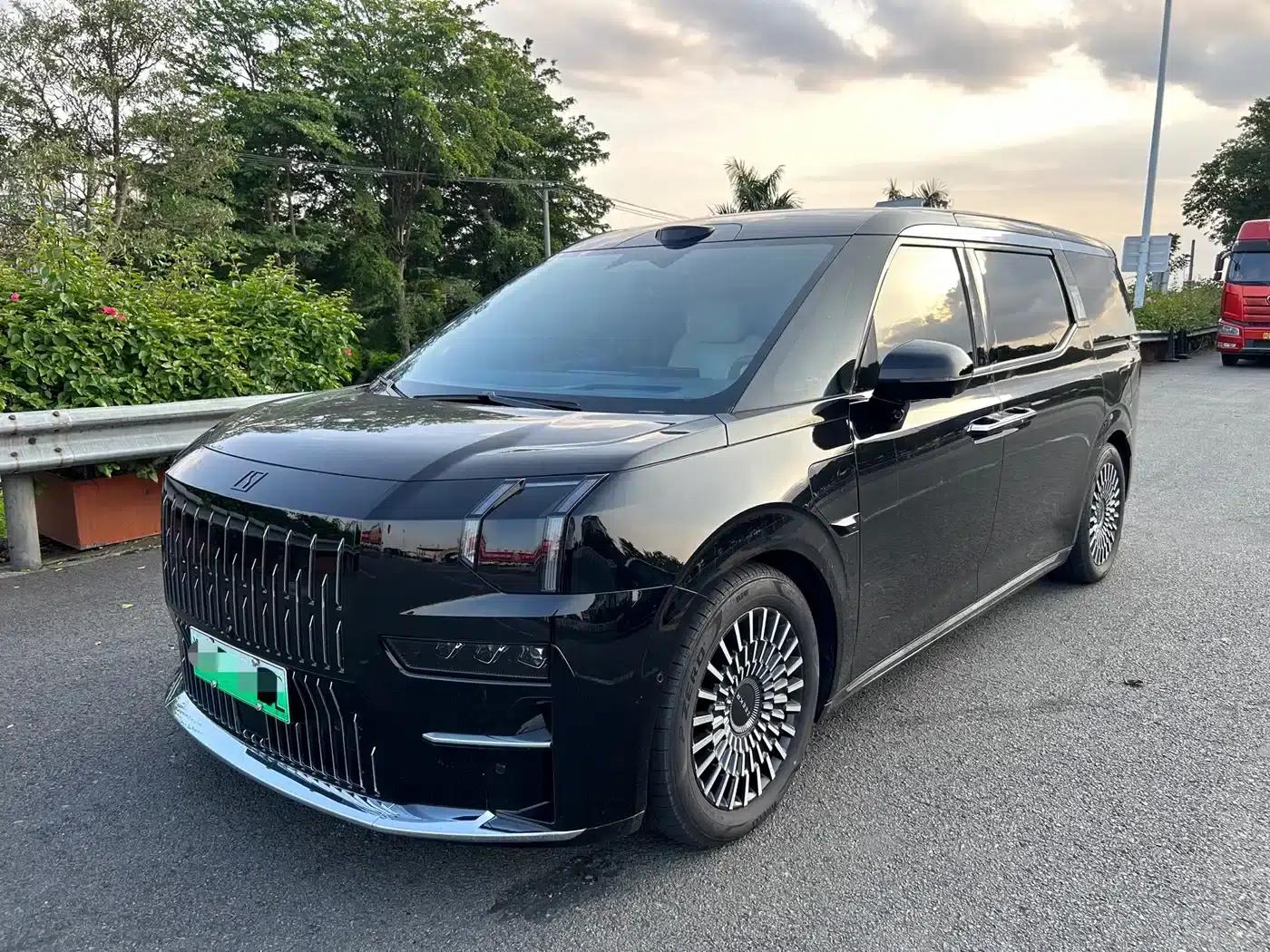 Extreme Krypton 009 2024 Model 7-Seat Aisle Edition 4WD 108kWh — миниатюра 1