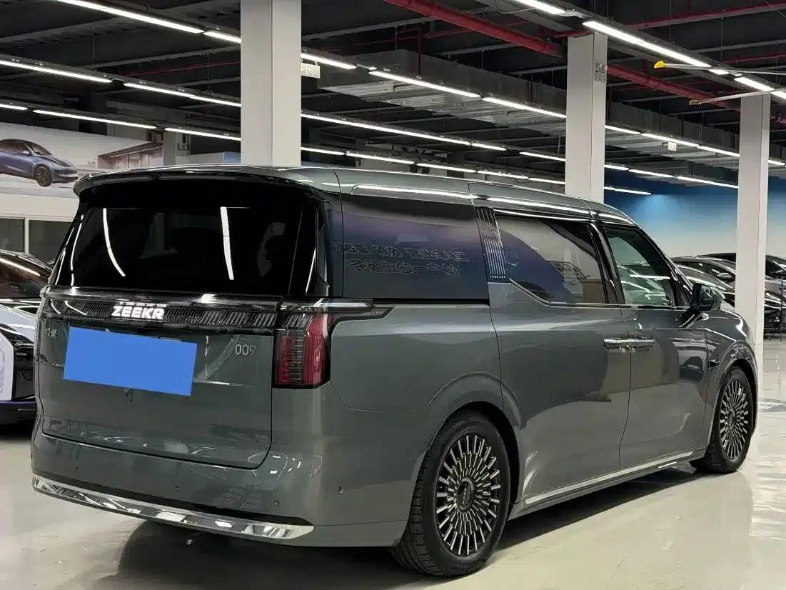 Jike 009 2024 Model Six-Seat Executive Edition AWD 108kWh — миниатюра 8