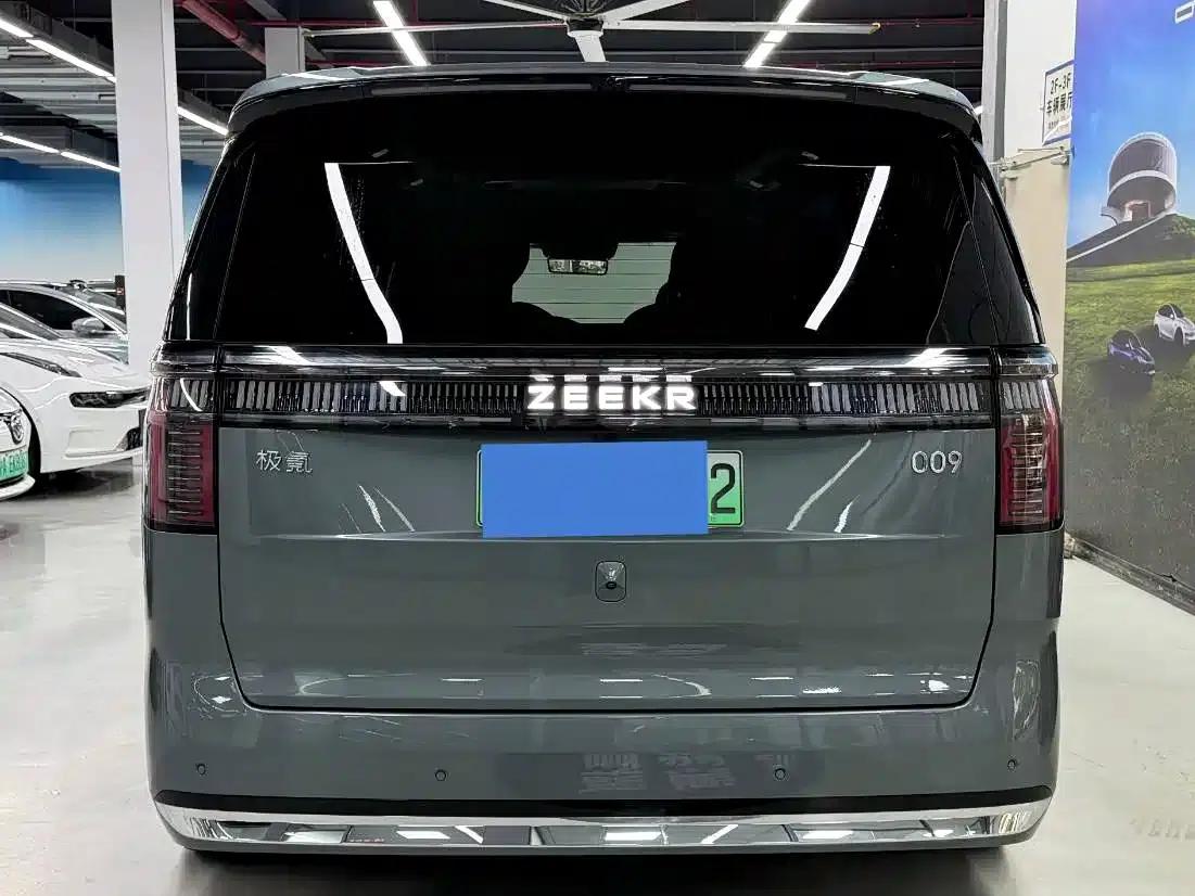 Jike 009 2024 Model Six-Seat Executive Edition AWD 108kWh — миниатюра 9