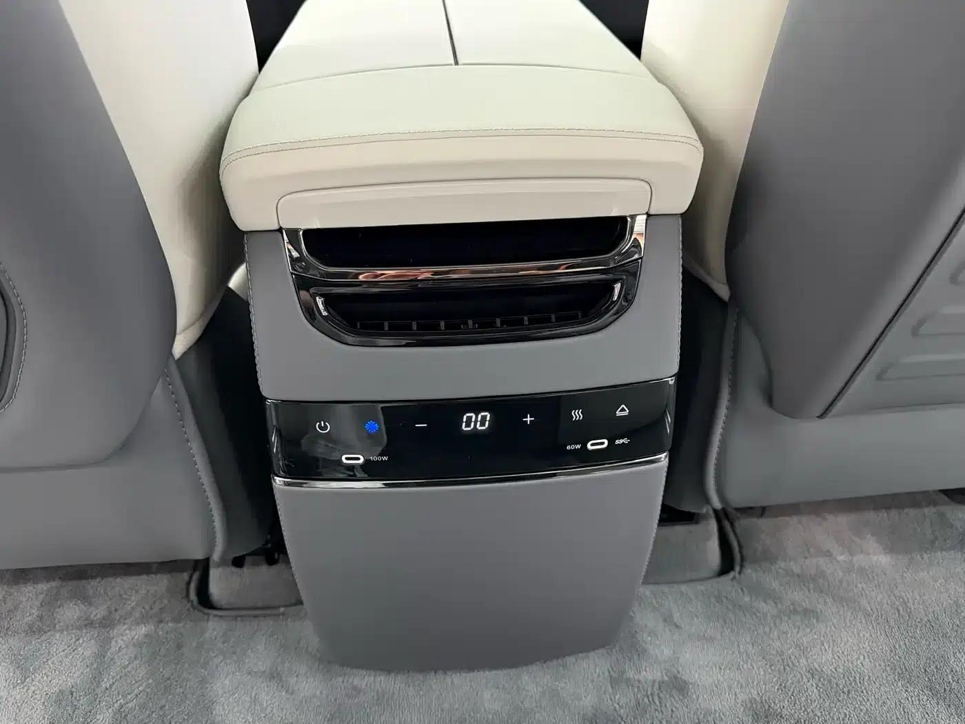Extreme Krypton 009 2024 Model 7-Seat Aisle Edition 4WD 108kWh — миниатюра 18