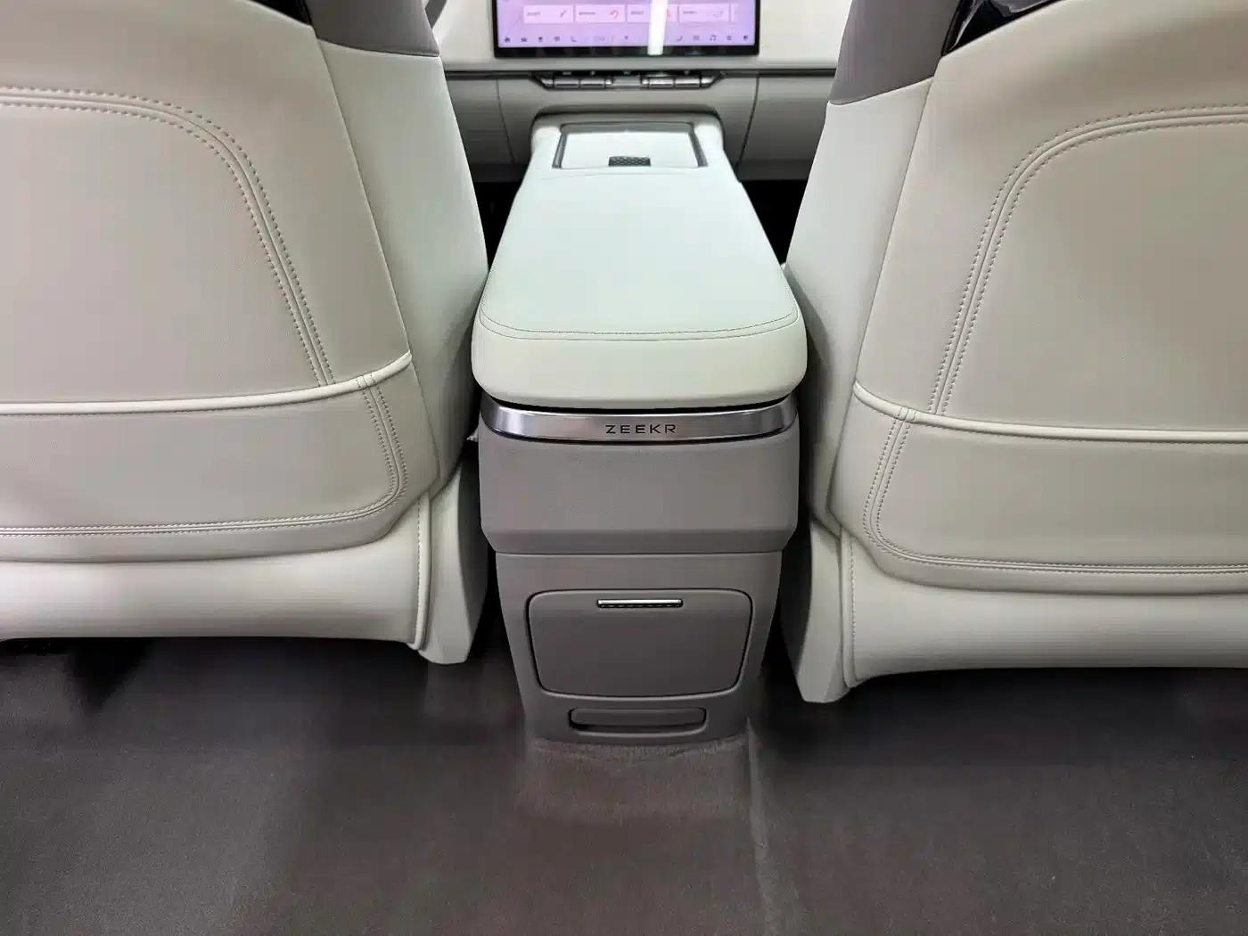Jike 7X 2025 Model 100kWh Long-Range Four-Wheel Drive Intelligent Driving Edition — миниатюра 15