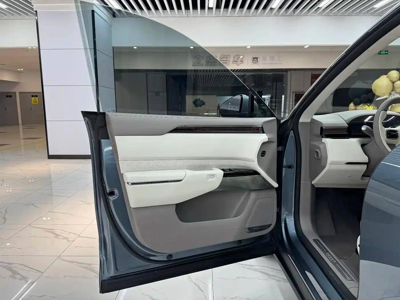 Jike 7X 2025 Model 100kWh Long-Range Four-Wheel Drive Intelligent Driving Edition — миниатюра 10