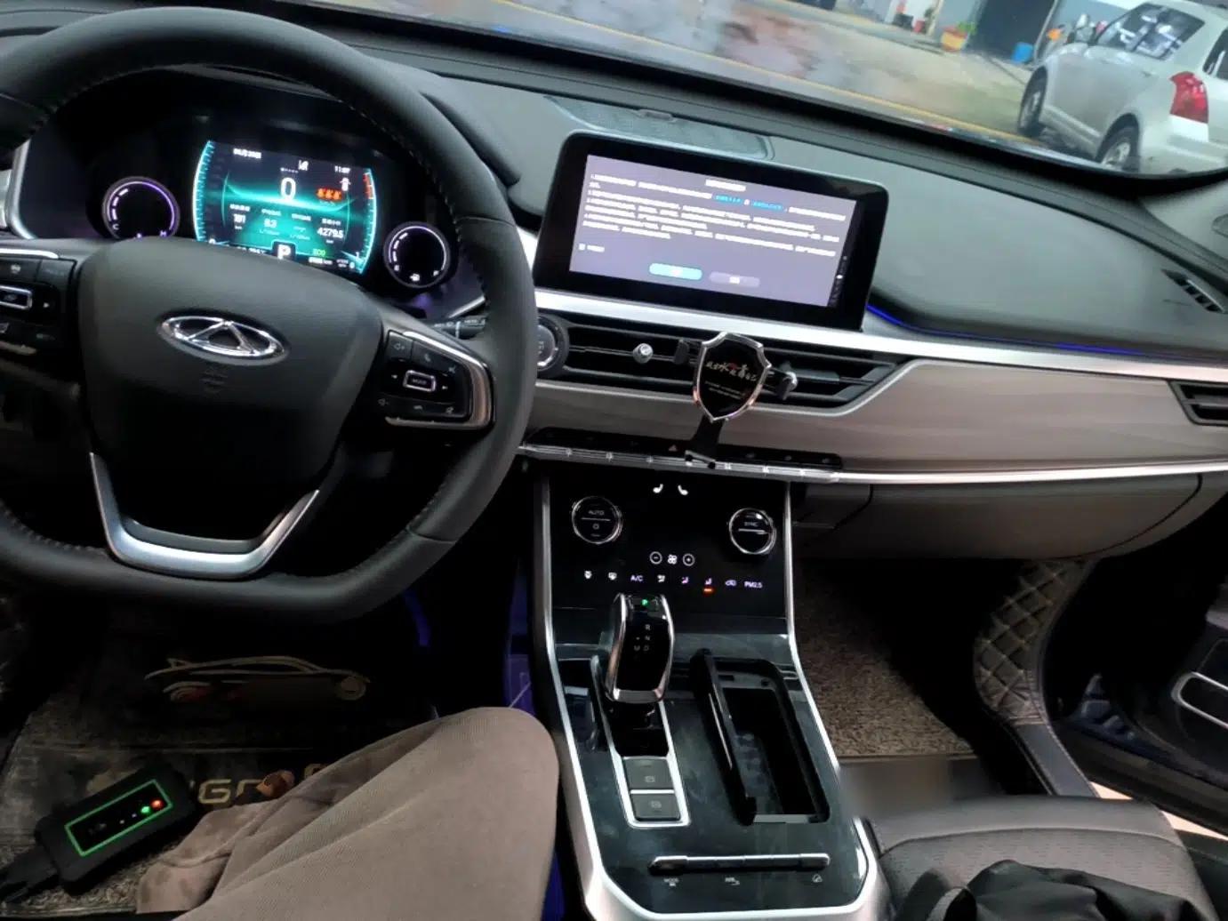 Chery Tiggo 8 2019 1.6 TGDI Automatic Luxury Model — миниатюра 13